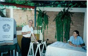 Avelino Figueira votando